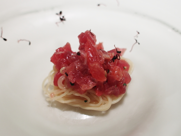 マグロとトマトの冷製カッペリーニ
