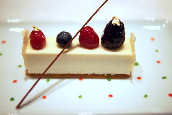 2011聖夜に贈るホワイトチョコレートケーキ